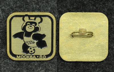 Знак Олимпийский мишка футбол