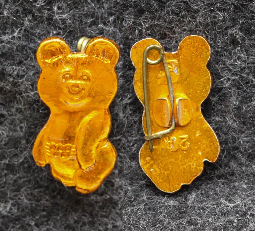 Знак Олимпийский мишка от Аукциона Значки и Знаки