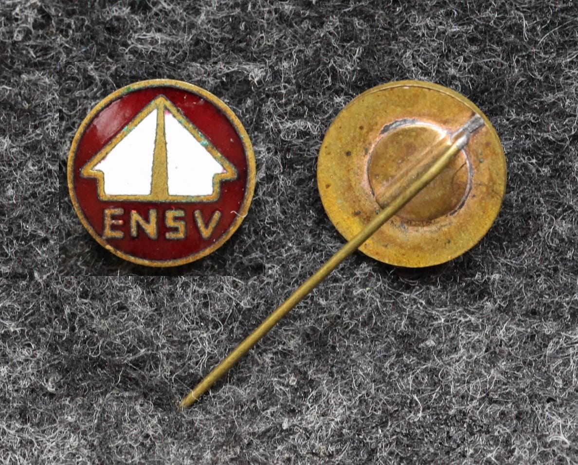 Знак Клуб туристов от Аукциона Значки и Знаки
