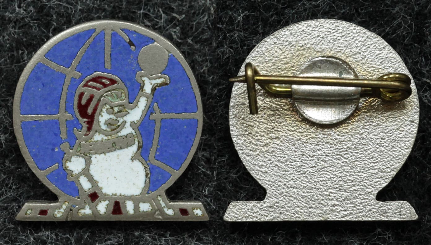 Знак Хоккей приз Известий от Аукциона Значки и Знаки