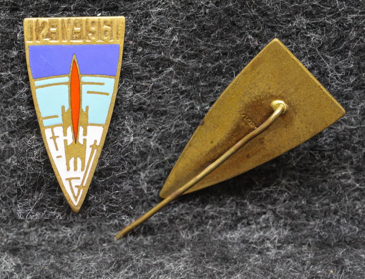 Знак Гагарин первый космонавт Восток 1961 год от Аукциона Значки и Знаки