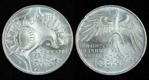 Купить Германия 10 марок 1972 год XX летние Олимпийские Игры, Мюнхен 1972 — Стадион (№380)