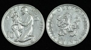 Купить Чехословакия 10 крон 1955 год 10 лет освобождению от Германии (№418)