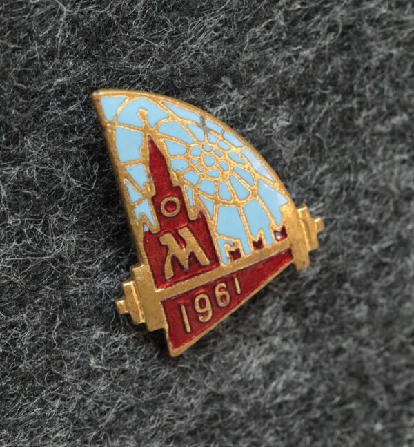 продать советские значки