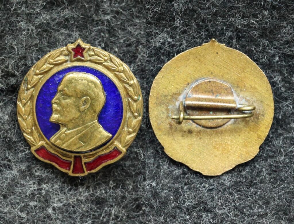 Купить Знаки - Выгодно на Значки и знаки | Доставка по Москве и области