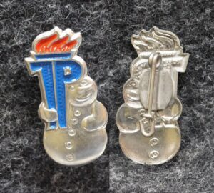 купить Знак Пионерия ГДР Снеговик Серебристый