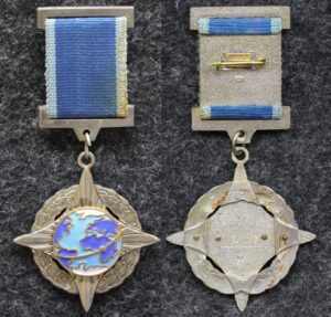 купить Знак За международное сотрудничество в области космонавтики