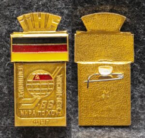 купить Знак Чемпионат мира по хоккею Москва 1986 год ФРГ