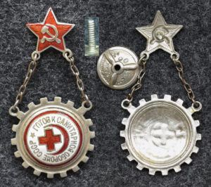 Знак Готов к санитарной обороне СССР 30-е годы