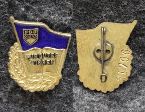 Знак Комсомол ГДР За хорошие знания