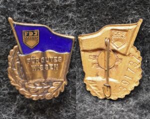 Знак Комсомол ГДР За хорошие знания