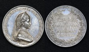 Медаль Достойнейшим из окончивших курсы в женских гимназиях 1891 - 1902