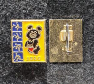 Знак Олимпийский мишка Конный спорт Велоспорт Хоккей