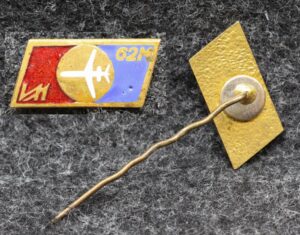 Знак Самолёт ИЛ 62М